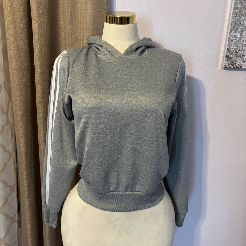 Stylish Gray Women's Hoodie with White Accent‎
